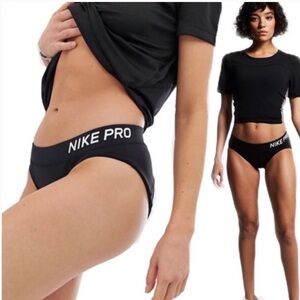 Nike Pro Women Black Performance Training Bump Shorts | Size S | Black